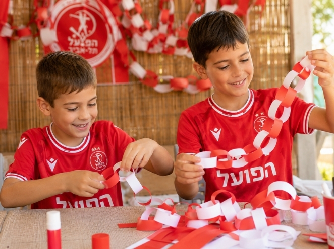 למה לקנות קישוטים לסוכה כשאפשר להכין לבד?
